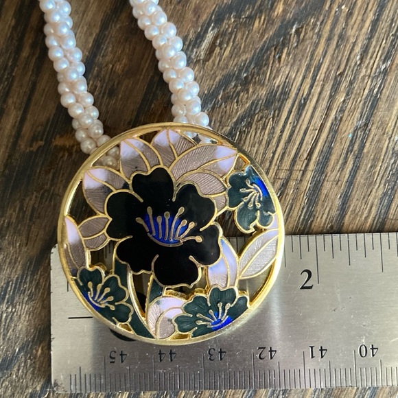 Vintage Cloisonné Pendant on Twisted Faux Pearl Necklace Pale Pink Floral - Picture 11 of 14
